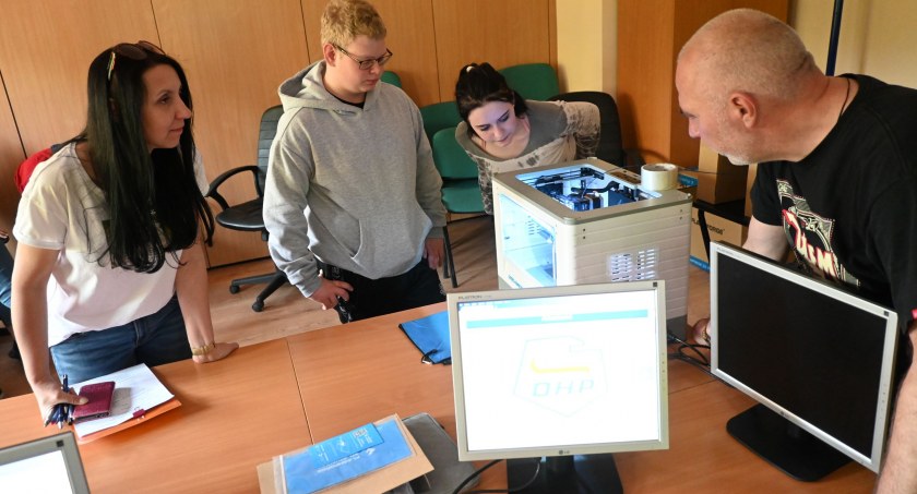 edukacja, Poznali tajniki projektowania tworzenia kształtów - zdjęcie, fotografia