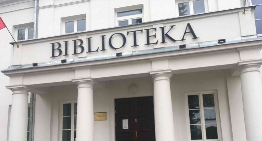 Biblioteka, Wakacje Barwną będzie niesamowite atrakcje zajęcia - zdjęcie, fotografia