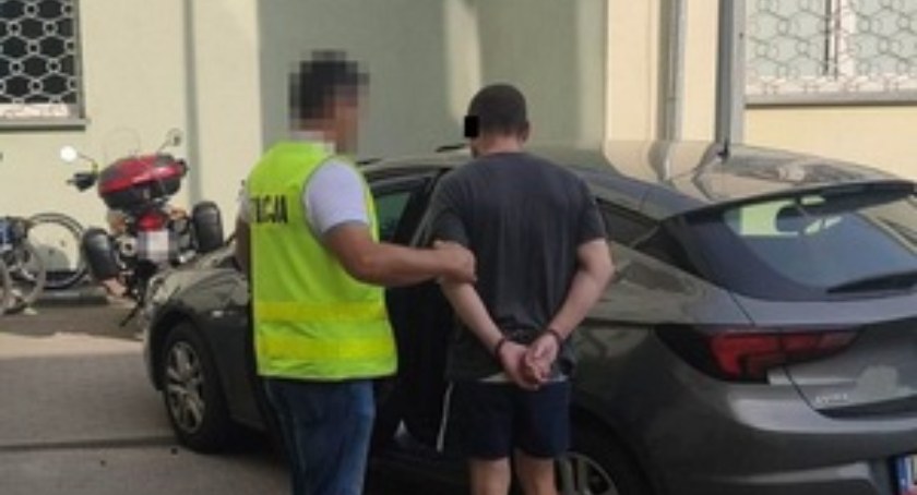 pod wpływem, Zaatakował rozbitą butelką swojego znajomego miał ponad promile - zdjęcie, fotografia