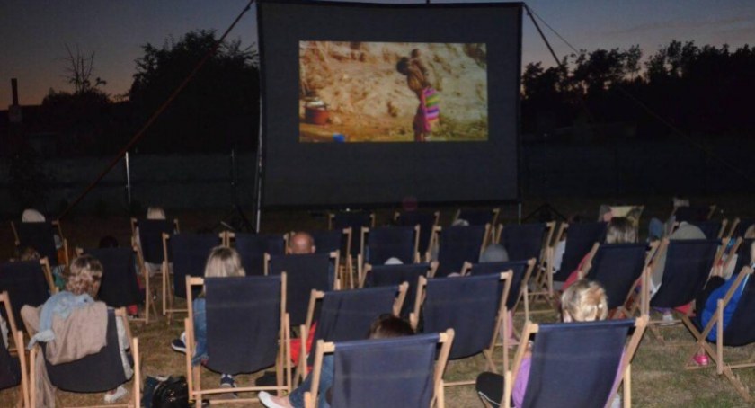kino, plenerowe rolkami niebawem - zdjęcie, fotografia