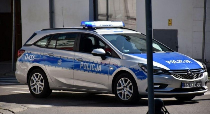 pod wpływem, Policjant godziny dobę czasie wolnym zatrzymał pijanego kierowcę - zdjęcie, fotografia