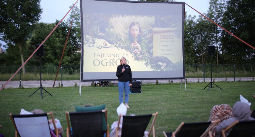 kino, Tajemniczy ogród ekranie - zdjęcie, fotografia