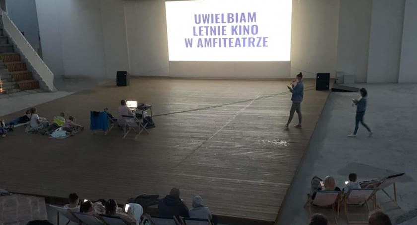 Gang zwierzaków wyświetlony w amfiteatrze w Białej Podlaskiej (fot. Bialskie Centrum Kultury)