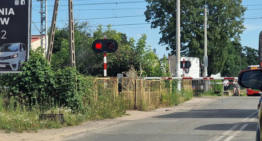 Przejazd kolejowy na ul. Łomaskiej doczeka się remontu (fot. Weronika Sławińska)