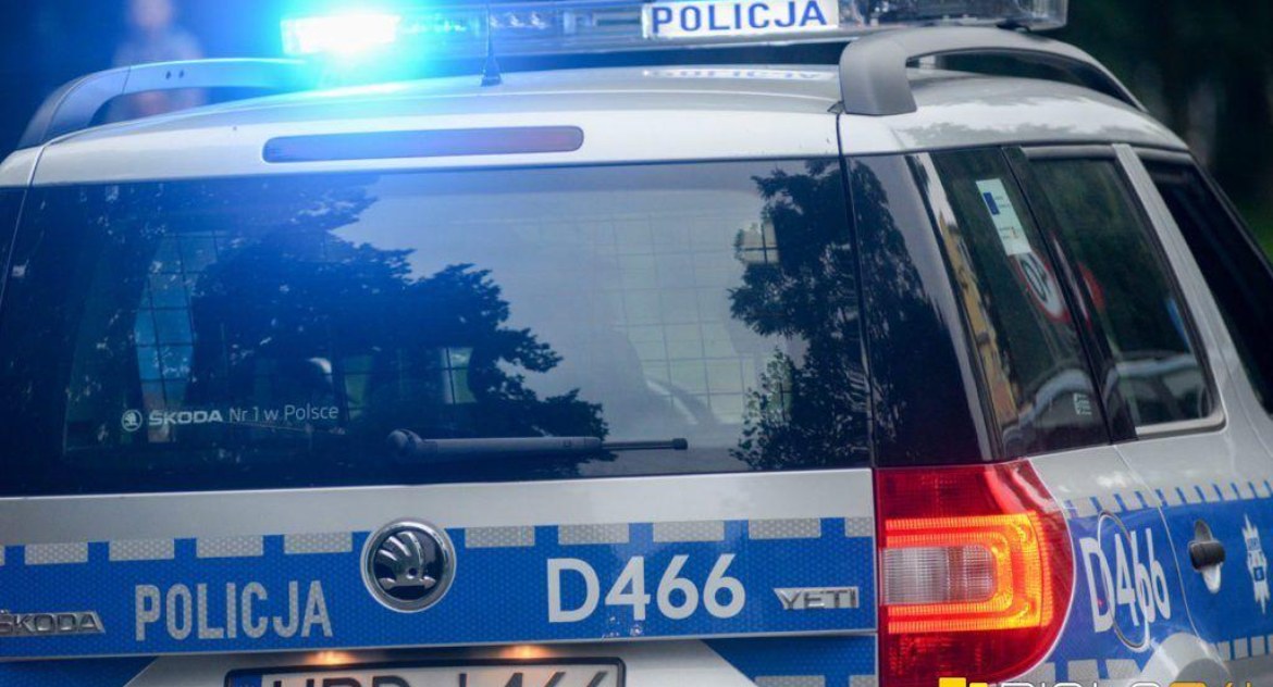 Oszustwo, Straciła dużą sumę pieniędzy Znowu ktoś podszył policjanta - zdjęcie, fotografia