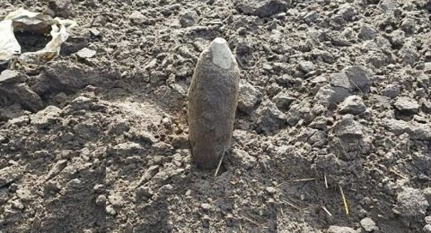 Odnaleziony pocisk w Lebiedziewie (fot. KMP Biała Podlaska)