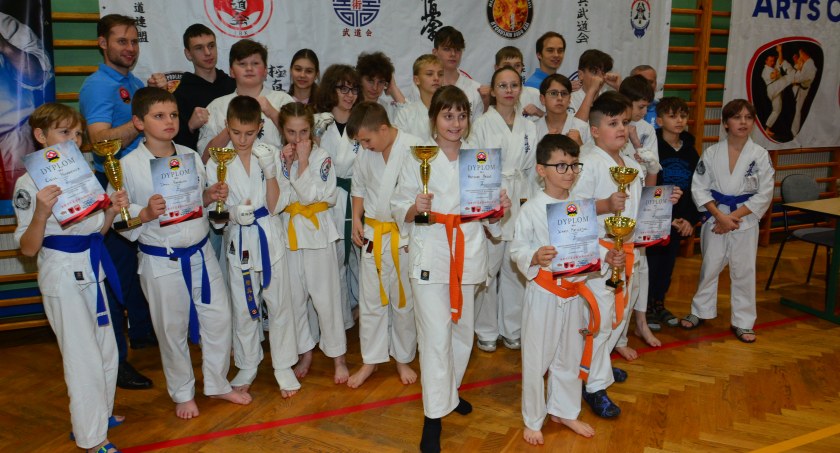 inne, Międzynarodowe Mistrzostwa Polski Karate Bialscy karatecy podium - zdjęcie, fotografia