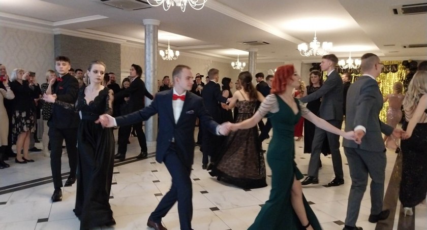 Studniówka 2023, Studniówka Akademickim Liceum Ogólnokształcącym Białej Podlaskiej - zdjęcie, fotografia