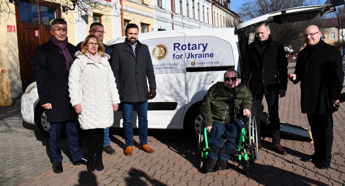 Urząd, Rotary miasto Biała Podlaska kupiło przewozu gości Ukrainy osób niepełnosprawnościami - zdjęcie, fotografia