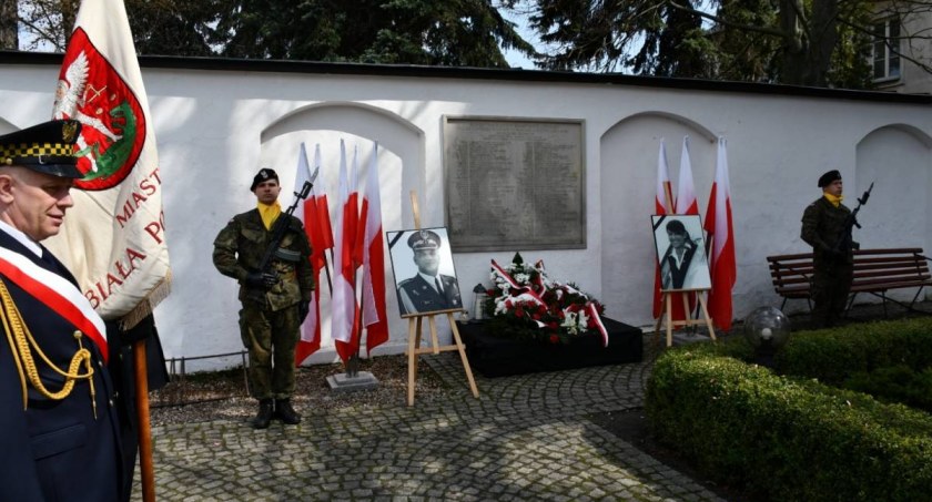 historia, Biała Podlaska pamięta ofiarach katastrofy samolotu Smoleńsku - zdjęcie, fotografia