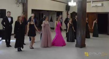 Polonez, wzruszenia i podziękowania- ZST w Międzyrzecu Podlaskim oficjalnie rozpoczął odliczanie do matury!