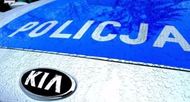 Nieletni odpowiedzą przed sądem za zniszczenie elewacji centrum handlowego 