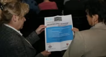 88-latka chciała pomóc swojej córce i padła ofiarą telefonicznego oszustwa. Straciła 150 000 złotych