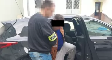 Biała Podlaska: Myślał, że przechytrzy policję. Udawał, że śpi, gdy weszli do mieszkania