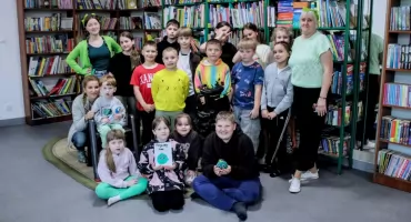 Moc atrakcji dla najmłodszych z okazji urodzin Dinka w Gminnej Bibliotece Publicznej w Konstantynowie