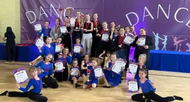 70 medali i 14 pucharów! Tancerze Dance Factory podbili ogólnopolski turniej w Kąkolewnicy
