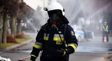 Pożar terenów leśnych. Akcja gaśnicza nadal trwa