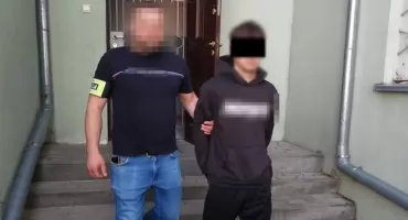 Chcieli tylko „się przejechać”. Nastolatkowie porzucili skradzionego dostawczaka po pościgu świadka