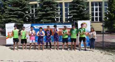 Finał wojewódzki licealiady w siatkówce plażowej chłopców rozstrzygnięty