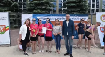 Finał wojewódzki Licealiady w siatkówce plażowej dziewcząt rozegrany w Białej Podlaskiej