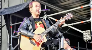 Sławomir i Kayah porwali Białą Podlaską! Tłumy śpiewały „Miłość w Zakopanem”- tak wyglądał koncertowy szał miasta