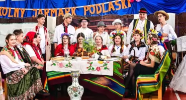 Jak bawiono się na weselach naszych dziadków? Uczniowie z Kodnia ożywili dawne tradycje