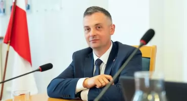 Wiadomo już, gdzie trafił Wojciech Sosnowski. Były szef gabinetu prezydenta Białej Podlaskiej będzie pracował przy rozwoju kolei