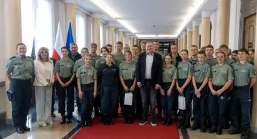 Uczniowie z Janowa Podlaskiego zachwycili podczas Pikniku Służb Mundurowych