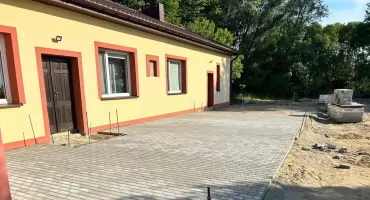 Gmina Łomazy: Powstaje parking przy remizie OSP w Huszczy Pierwszej