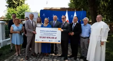 Wielomilionowa dotacja dla Leśnej Podlaskiej. Umowa na rewitalizację zabytkowego parku została podpisana