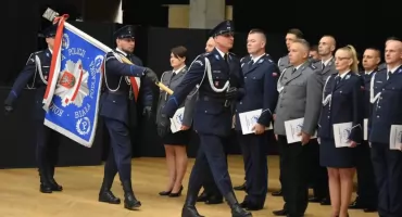 55 awansów i mocne słowa o nowych zagrożeniach. Tak świętowali bialscy policjanci