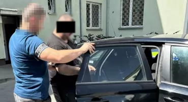 Narkotyki na posesji w gminie Tuczna. Dwóm mężczyznom grozi nawet 10 lat 